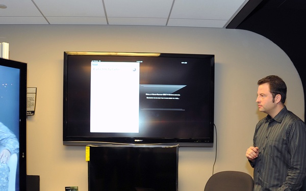 Army Chief of Public Affairs visits Los Angeles