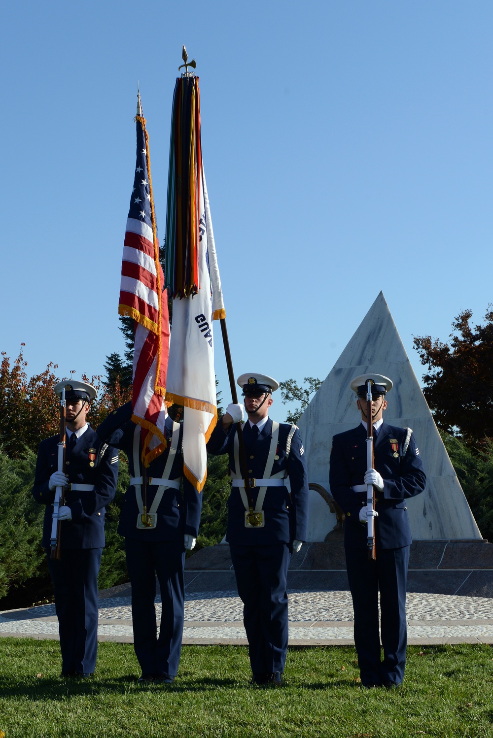 Coast Guard honors fallen members at Arlington