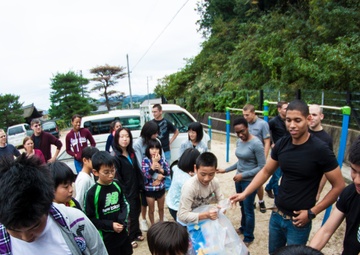 MCAS Iwakuni Single Marine Program provides station residents opportunity to participate in orphanage visits