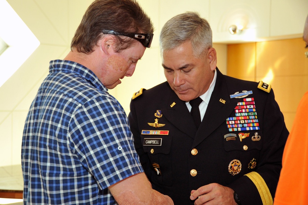 Vice Chief of Staff of the Army visits Operation Mend