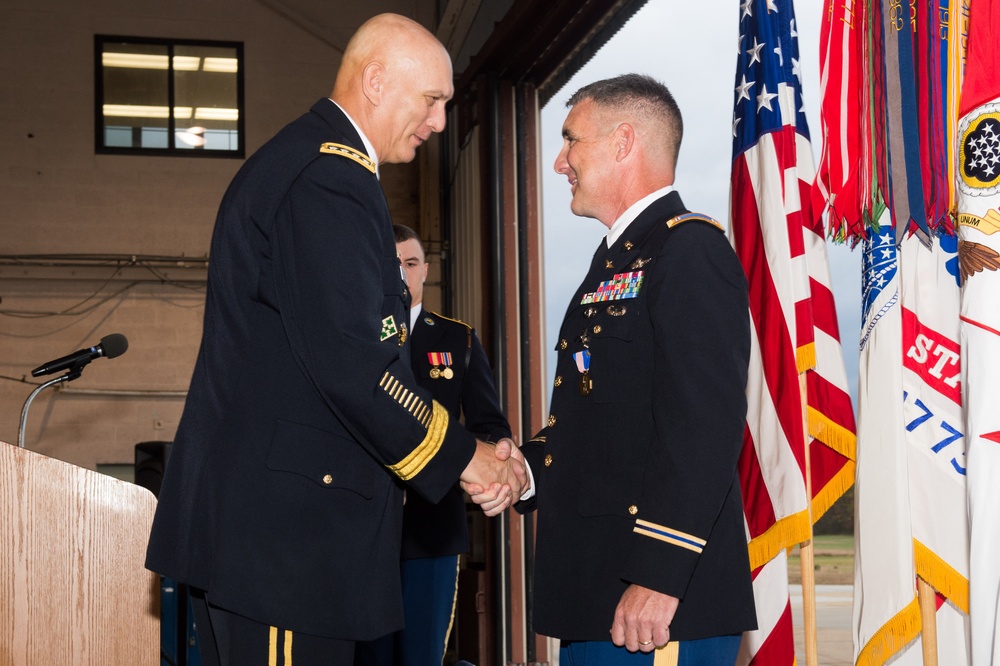Army chief of staff presents Soldier's Medal