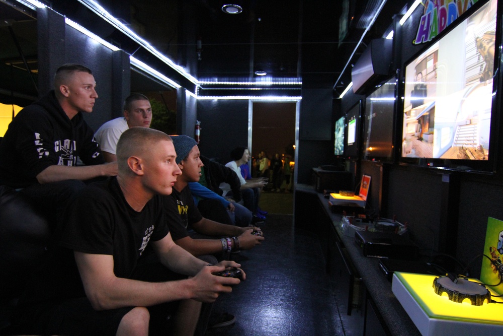 Game enthusiasts line up for release of 'Call of Duty: Ghosts'