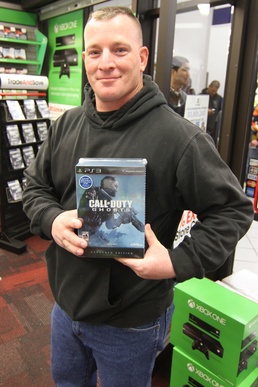 Game enthusiasts line up for release of 'Call of Duty: Ghosts'