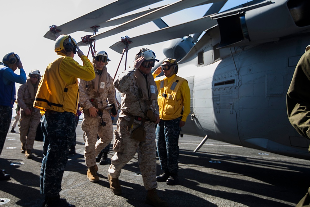 DVIDS - Images - Generals visit USS Bataan during ARG/MEU Ex [Image 2 of 7]
