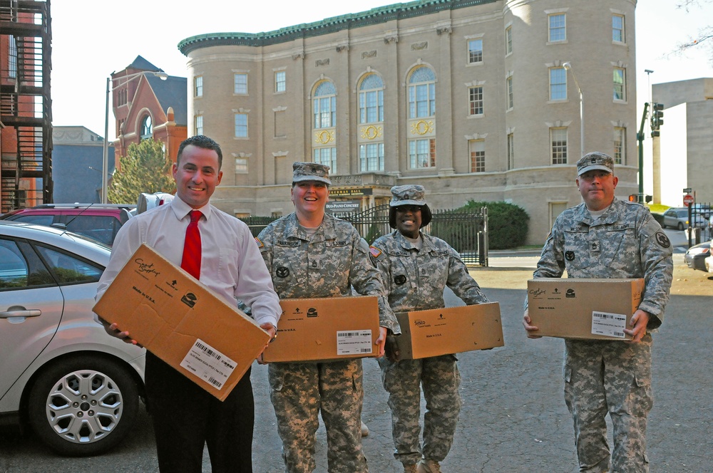 Army Reserve soldiers deliver soap for homeless veterans