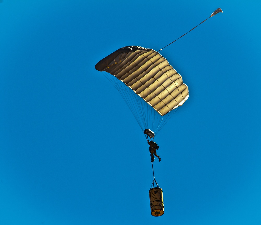 Military Tandem Tethered Bundle (MTTB) Training with pararescue