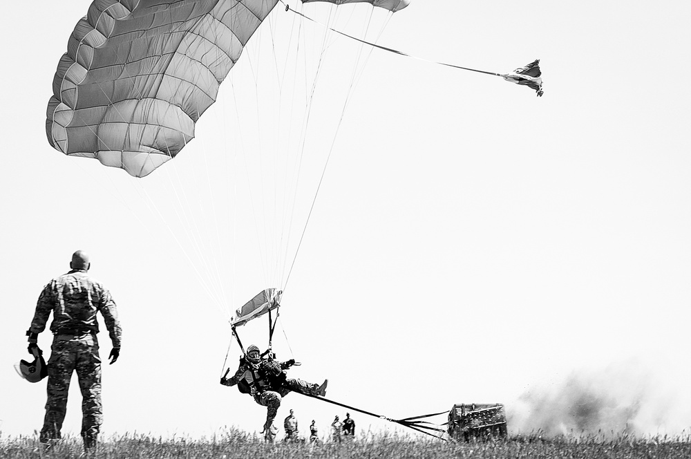 Military Tandem Tethered Bundle (MTTB) Training with pararescue