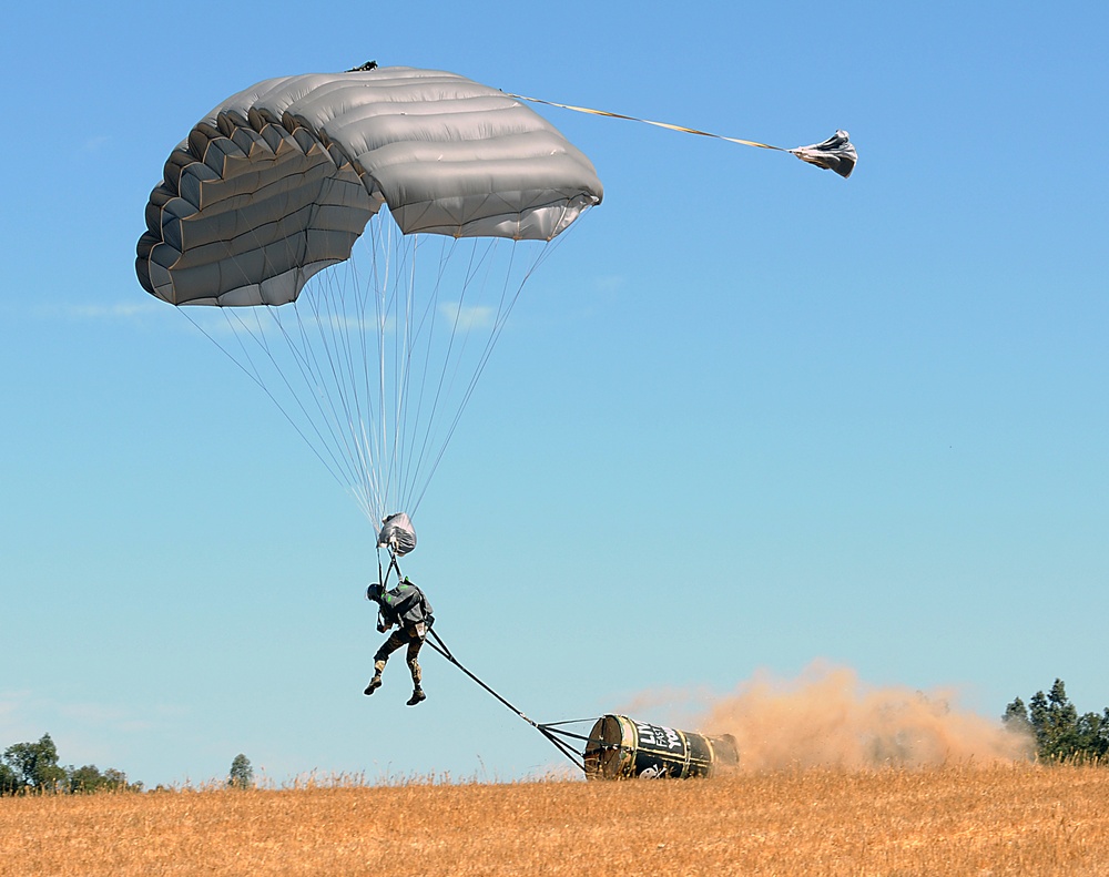 Military Tandem Tethered Bundle (MTTB) Training with pararescue