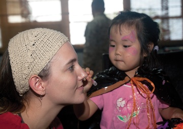 Hansen USO hosts Halloween party