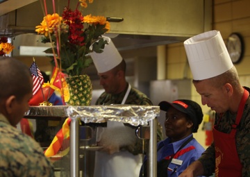 2nd MLG Commander, staff serve lunch for Marine Corps