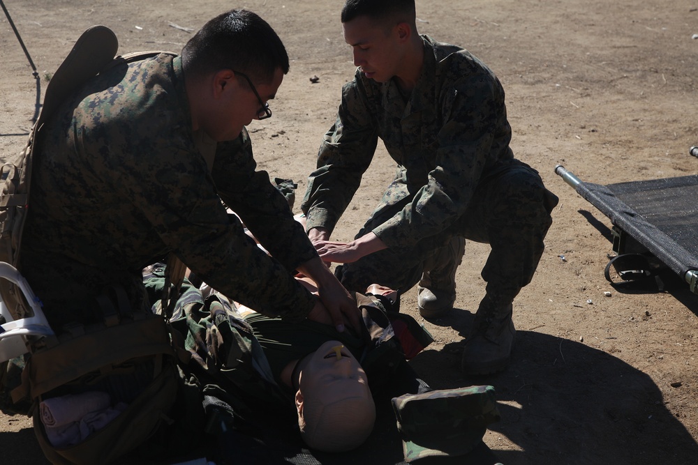 Combat lifesaver course benefits Marines and sailors