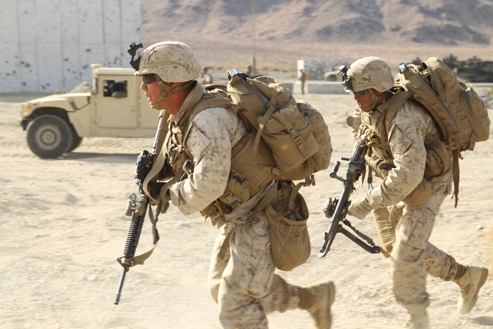 ‘Dark Horse’ trains on mechanized-assault course