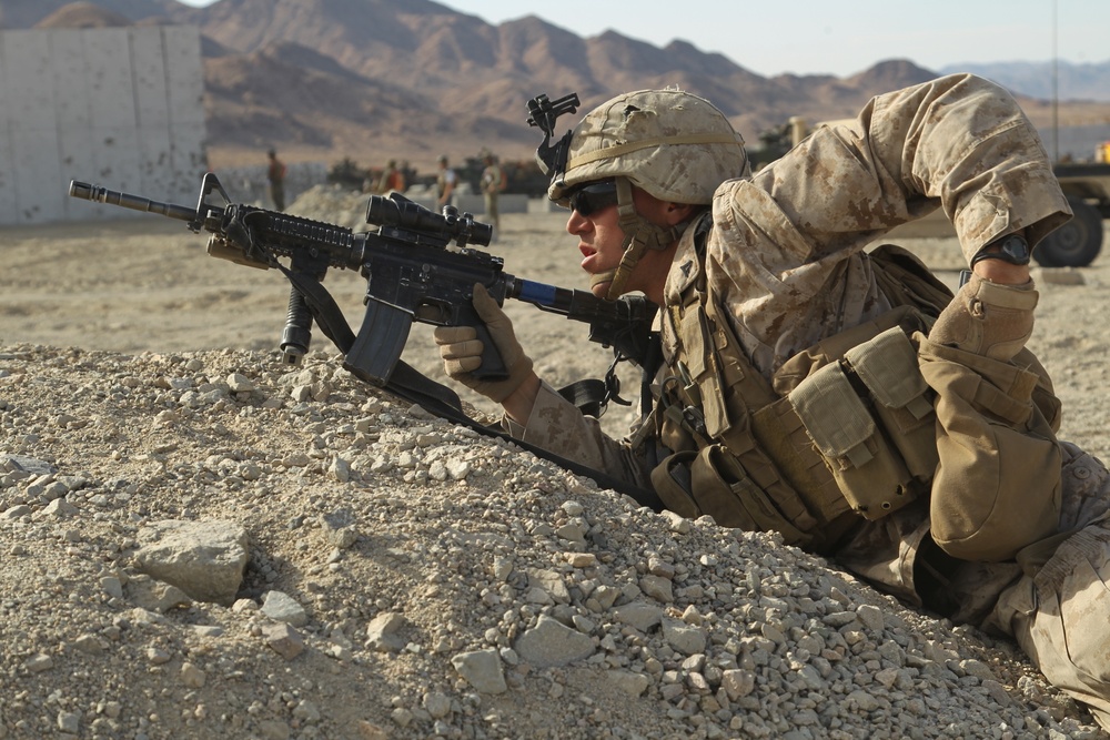 ‘Dark Horse’ trains on mechanized-assault course