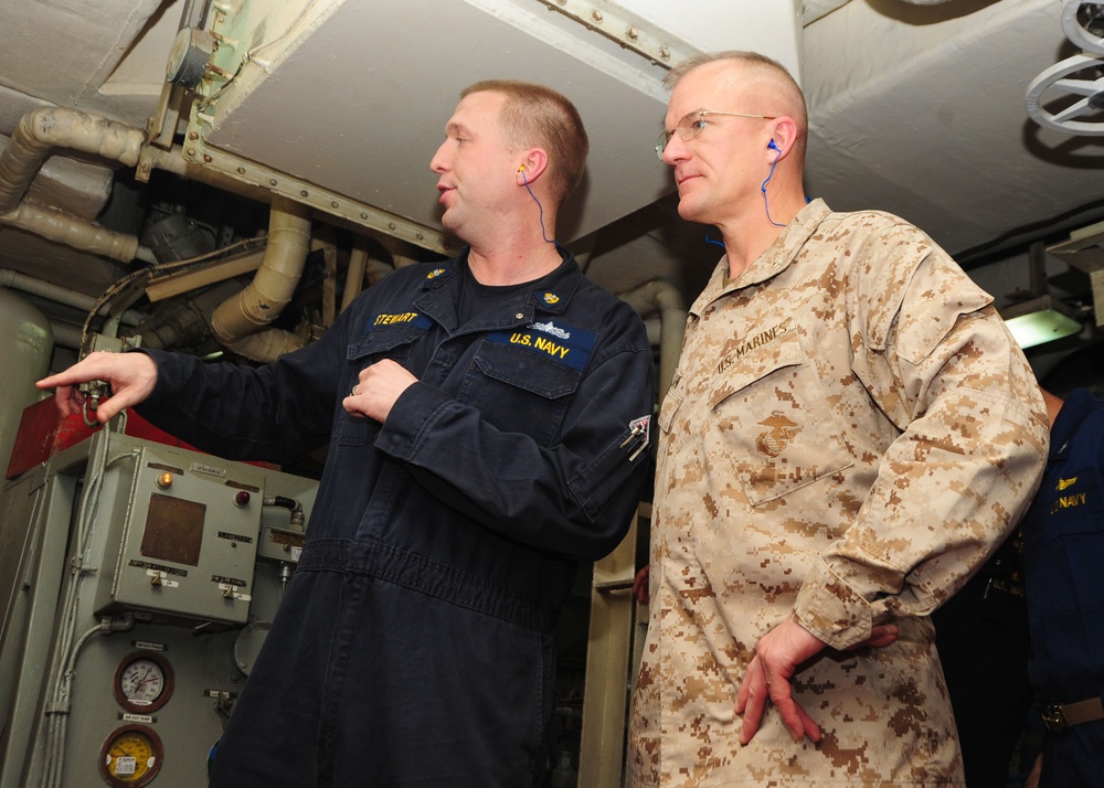 Brig. Gen. Olson visits Boxer