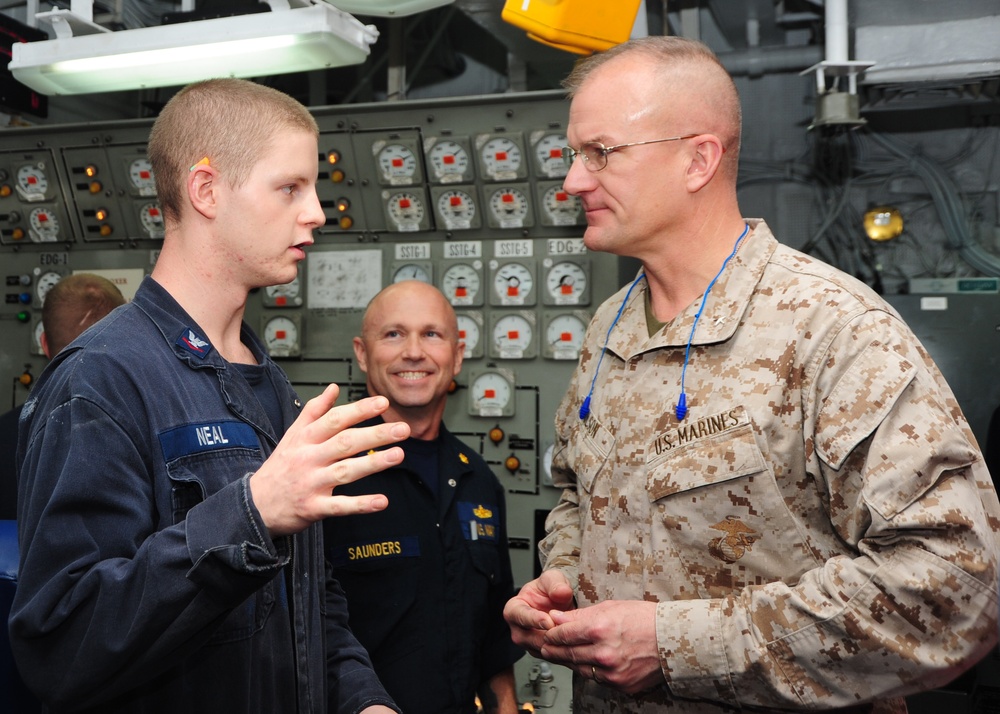 Brig. Gen. Olson visits Boxer