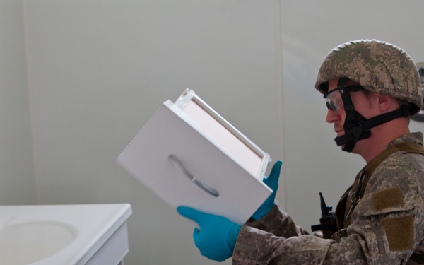 NZ, US military police train side-by-side during Southern Katipo 2013