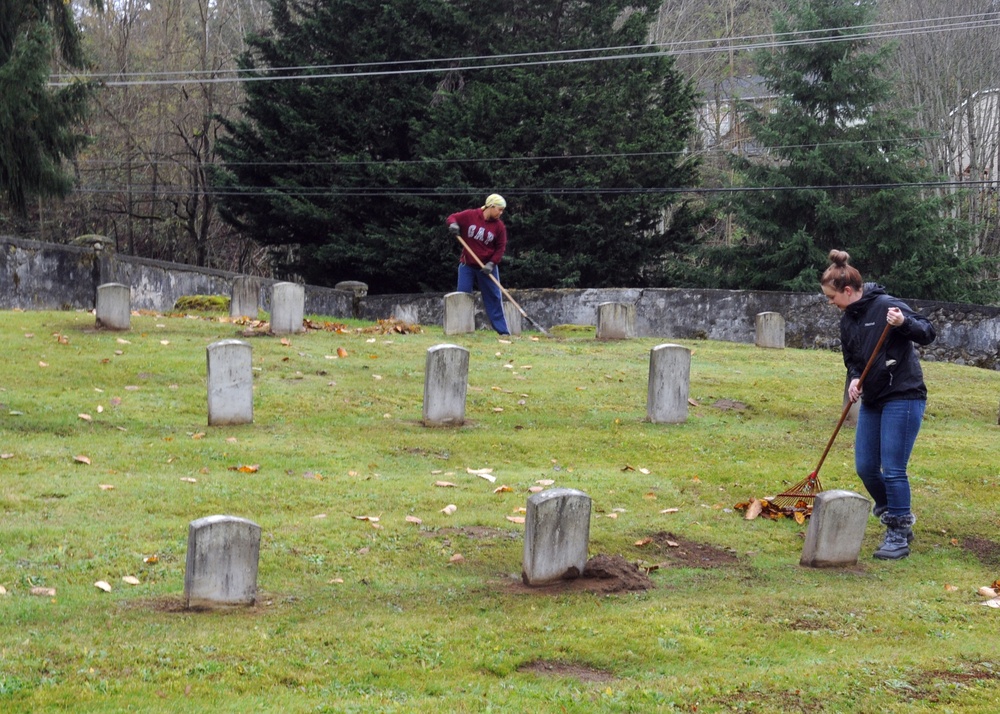 Soldier Home Cemetery cleanup