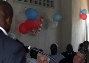 US donates medical equipment for Liberia’s fight against HIV/AIDS