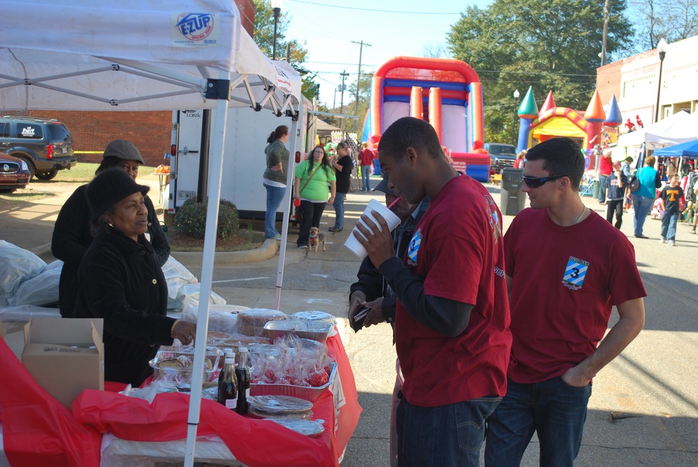 Sledgehammer soldiers and Stewart County unite during Pig Fest