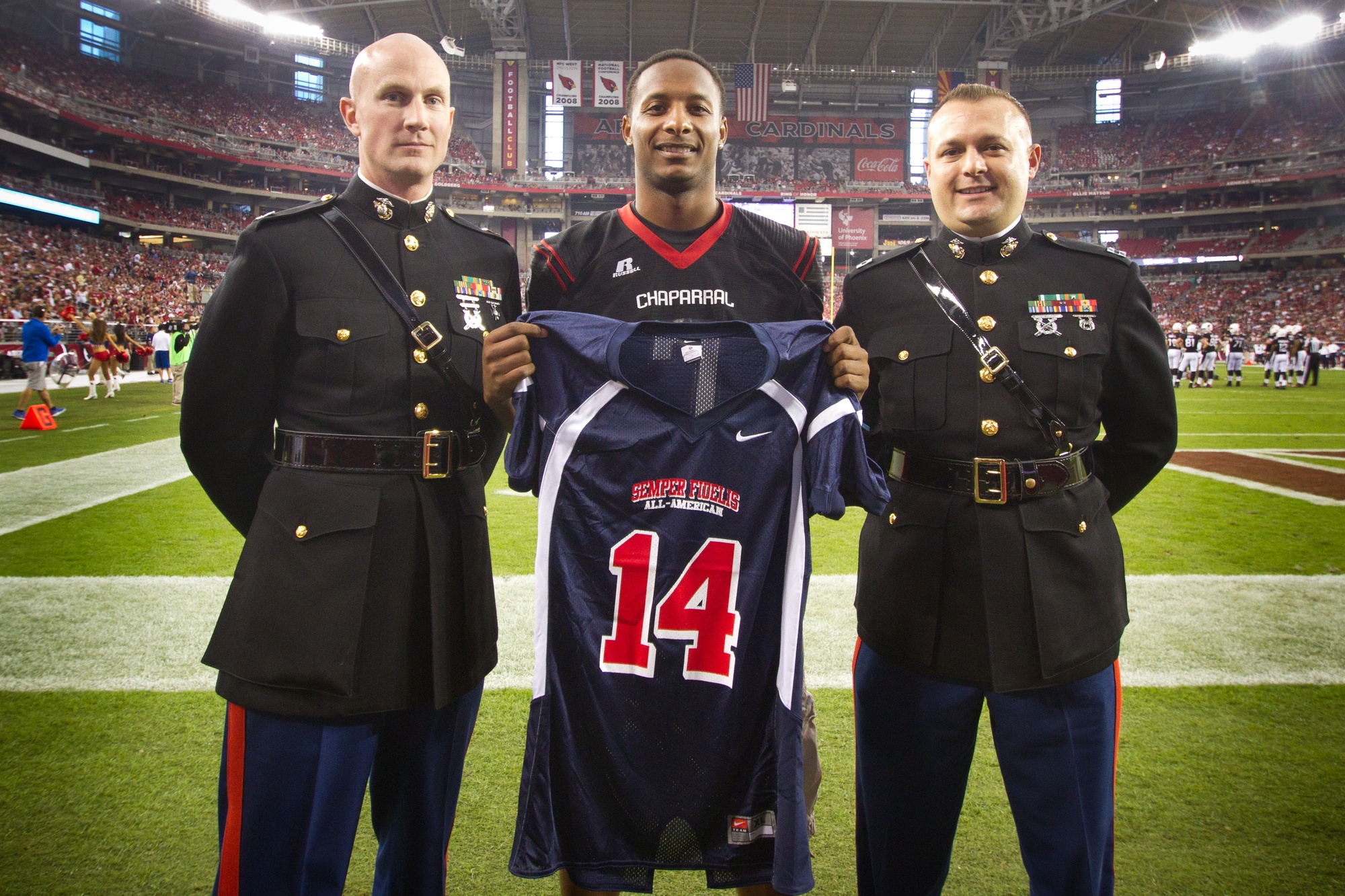 DVIDS - Images - Arizona Cardinals Salute to Service Game [Image 4 of 7]