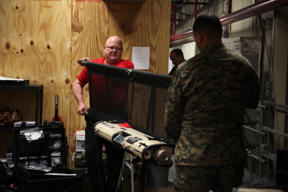 Sailors train with new mobile life support system