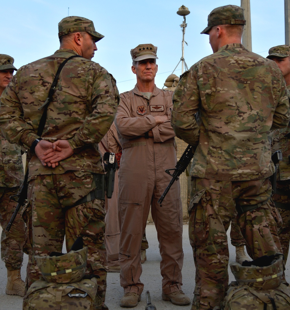 DVIDS - Images - COMACC visits Bagram Air Field [Image 5 of 7]