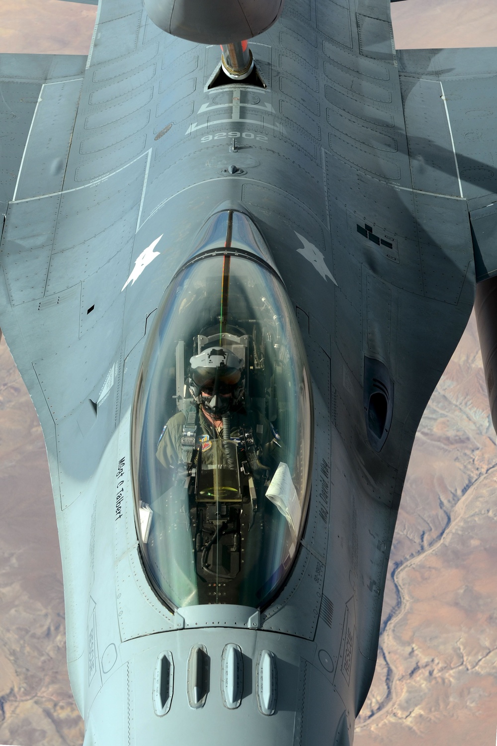 F-16 air refueling