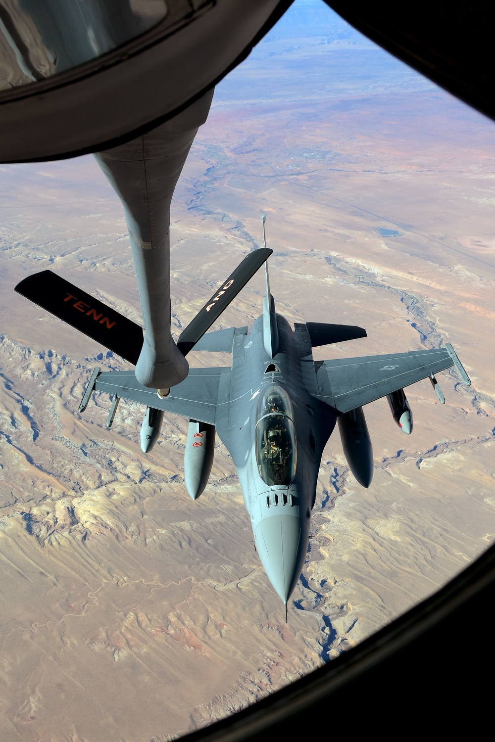 F-16 air refueling