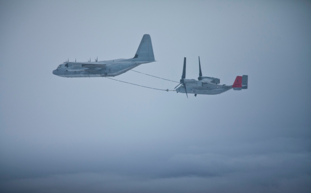 Marines perfect refuelling during flights