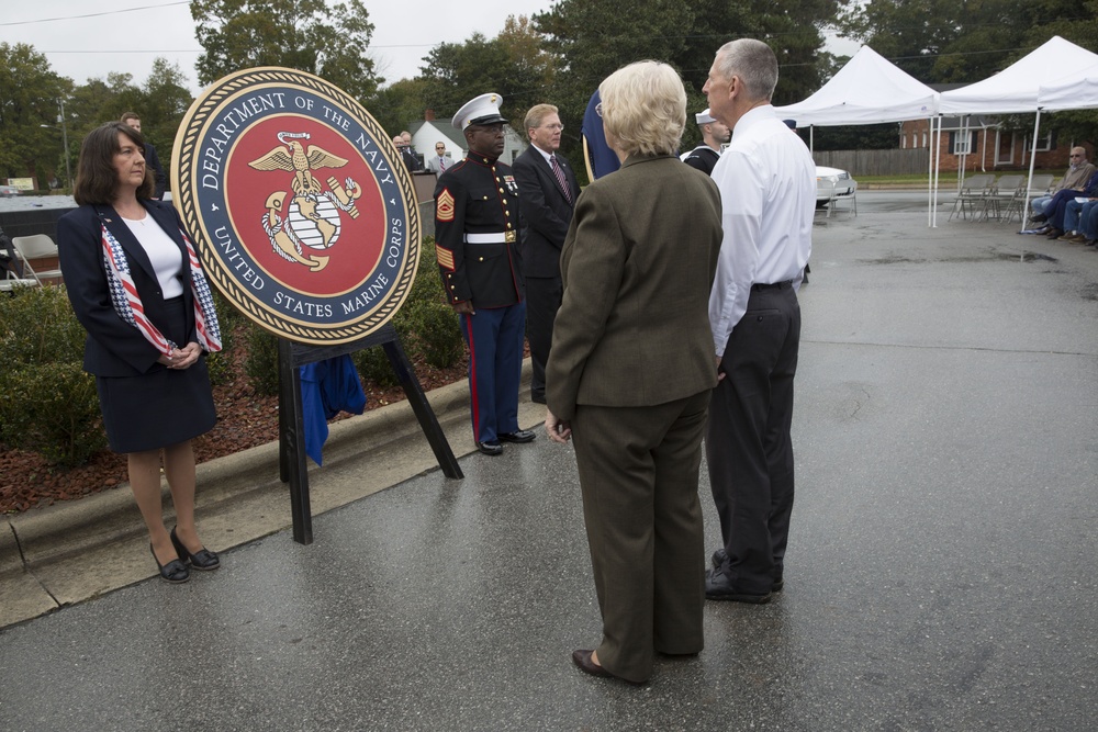 City of Jacksonville unveils service medallions for military