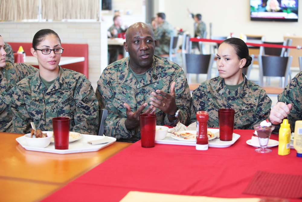 Commanding general meets with Marines to discuss current issues regarding the Marine Corps