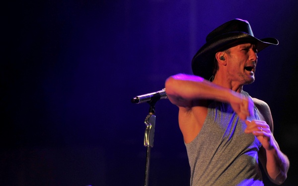 Tm McGraw concert