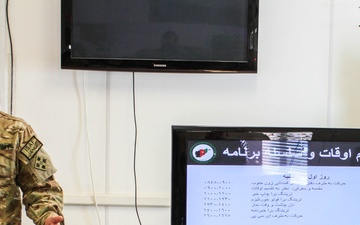 ISAF soldiers teach ANA public affairs