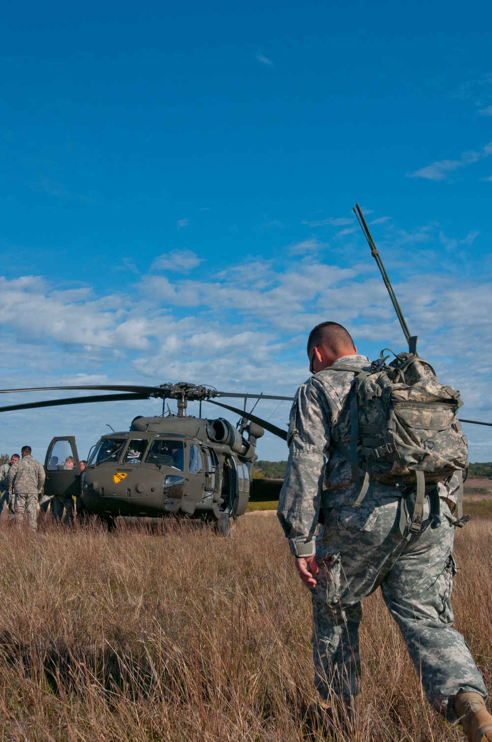 Fort Hood Air Assault School instructors prepare for sling load class