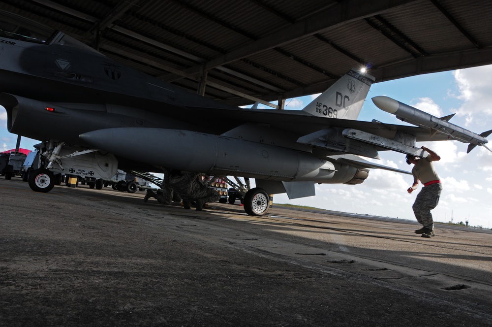 US Air Force airmen participate in Brazilian air exercise