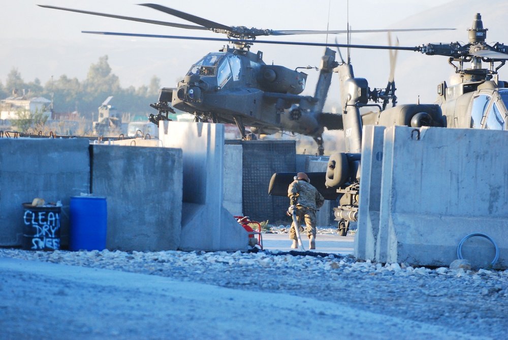 Apaches refueling