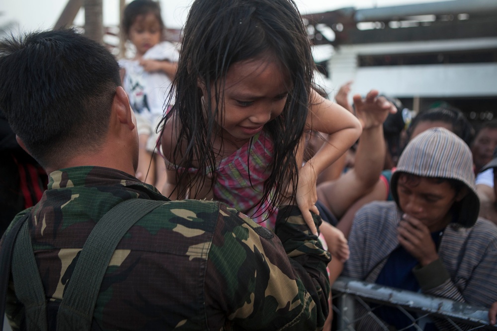 Philippine Forces Lead Operation Damayan