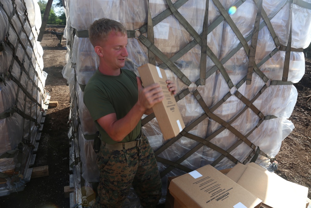 Food Service Specialists fuel Marines with food