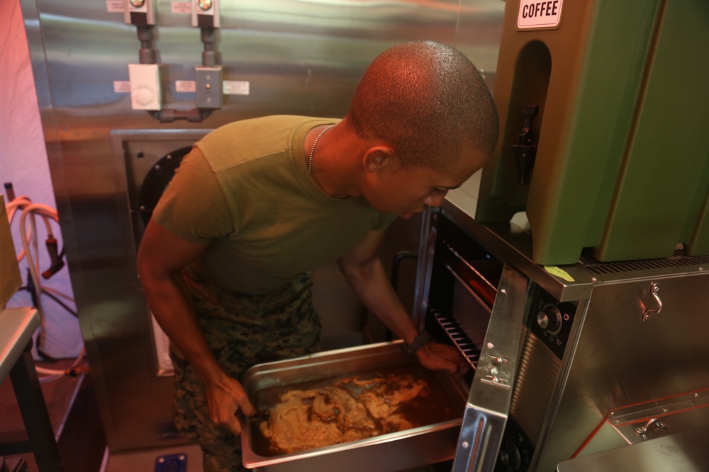 Food Service Specialists fuel Marines with food