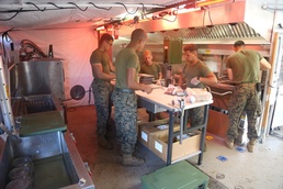 Food Service Specialists fuel Marines with food