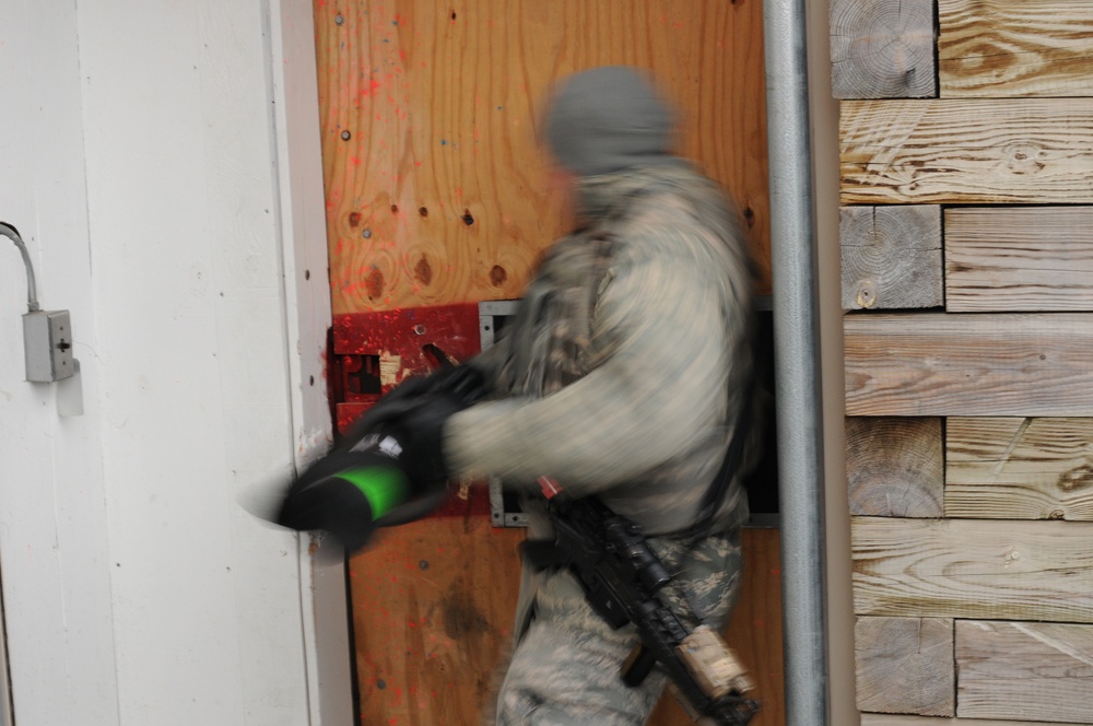 Security forces FAA shoothouse training