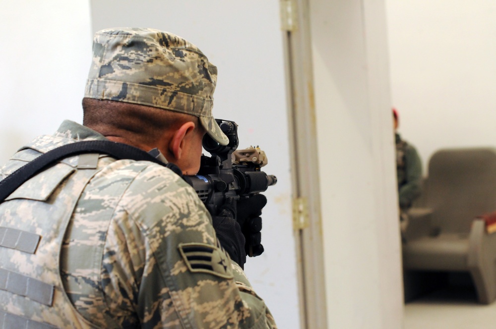 Security forces FAA shoothouse training