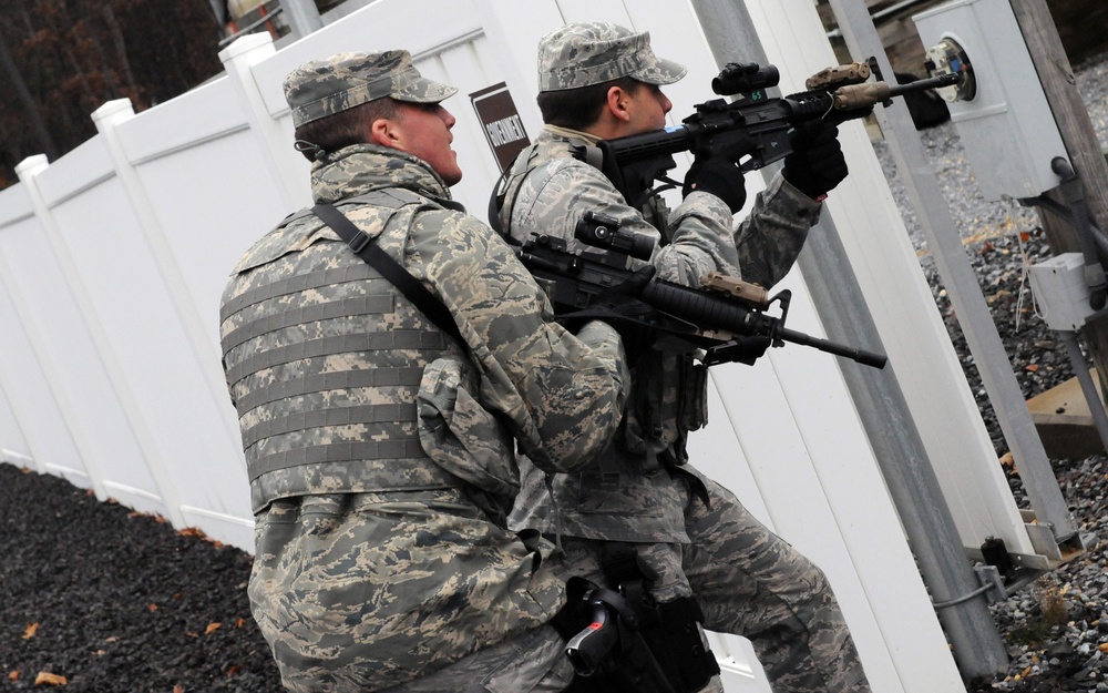 Security forces FAA shoothouse training