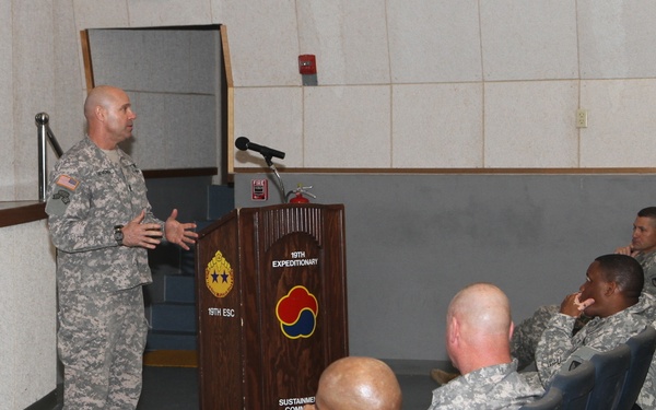 CSM Devens speaks NCOs' responsibility