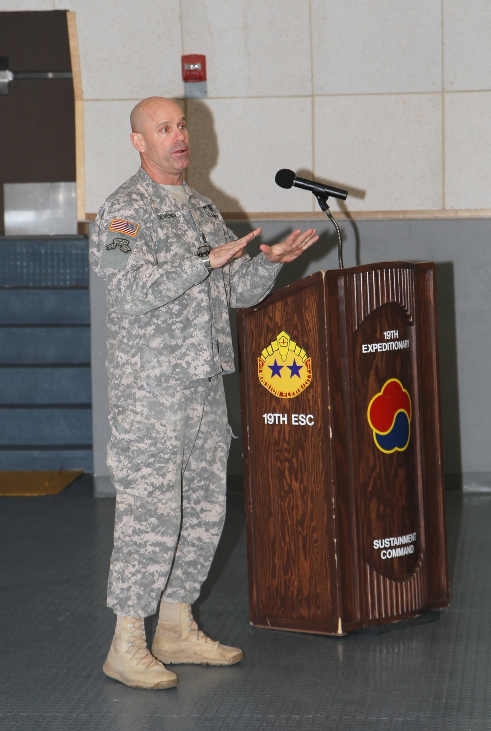 CSM Devens speaks NCOs' responsibility