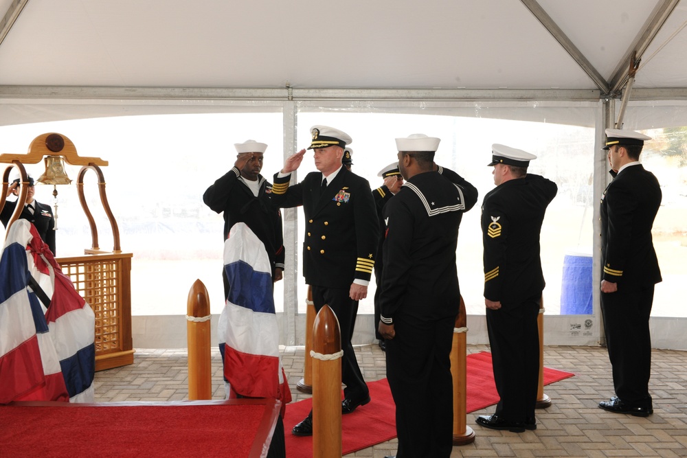 Expeditionary Training Group holds change of command