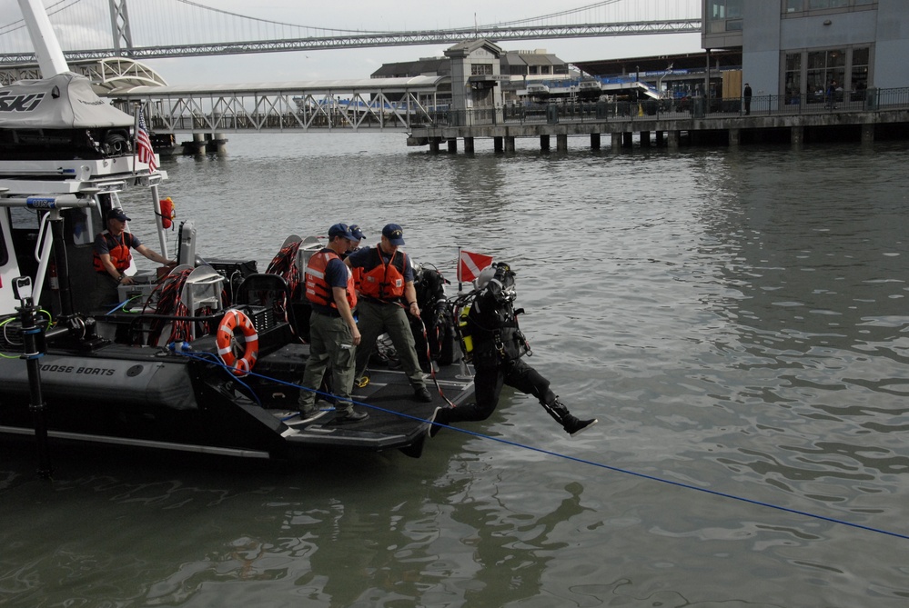 Coast Guard divers participate in SF DIVEX