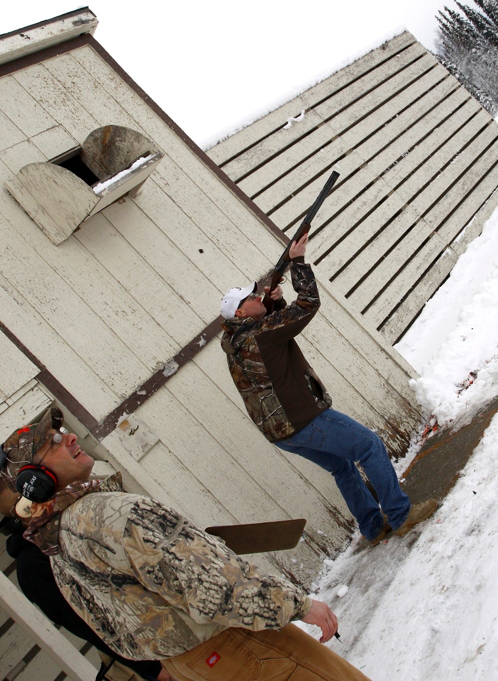 Alaska soldiers build cohesion and resilience