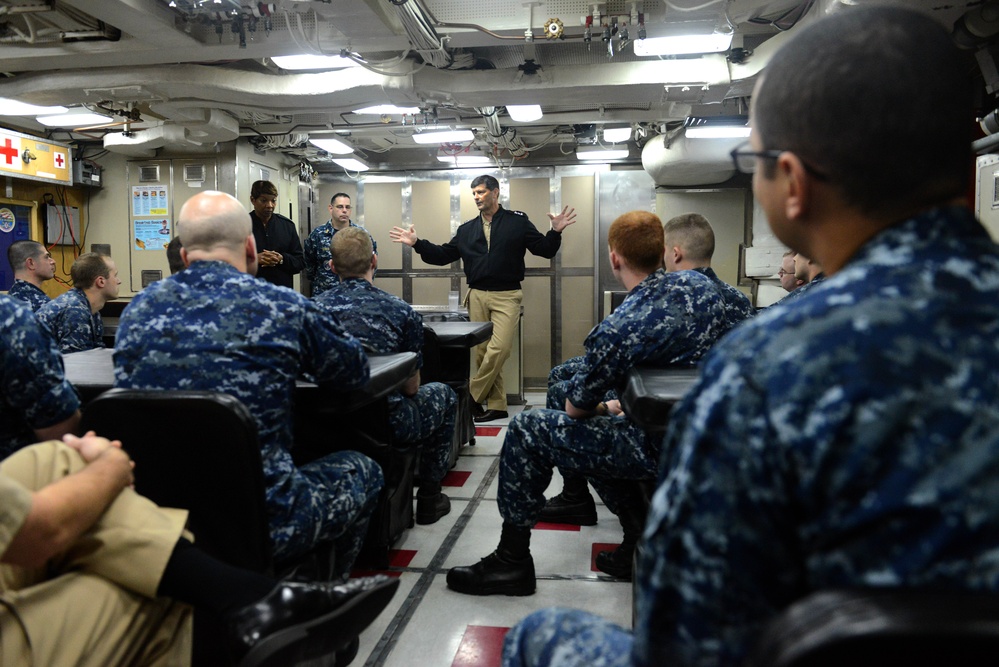 CNP discusses fleet and budget issues with USS Alabama Crew