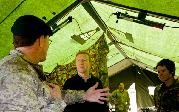 NZ Defence Minister observes SK13 at ground level